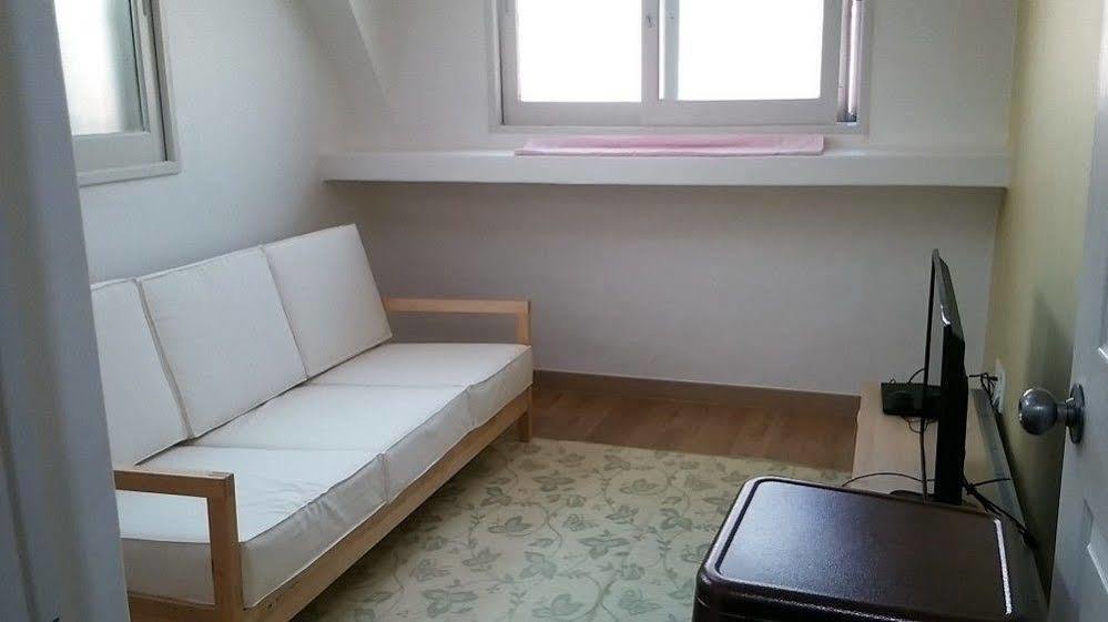 Oxbloodk Hostel Gwangju Metropolitan City Exterior photo